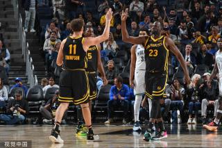 赛中屡见不 赛中屡见不